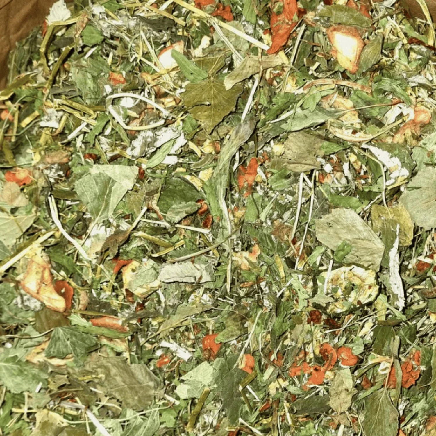 Зеленчукова магия 150 гр - микс от сушени билки, зеленчуци и плодове ВЪЛШЕБНАТА ГОРА - натурална храна за зайци, морски свинчета и други малки животни