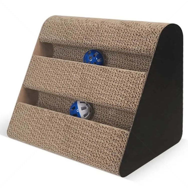 Драскало от картон с отвори и топчета ANIPRO, триъгълник