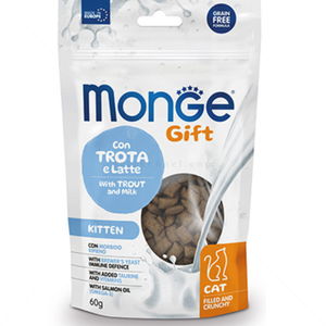 Хрупкави джобчета с мек пълнеж за малки котенца с пъстърва и мляко MONGE Gift Filled and Crunchy Kitten