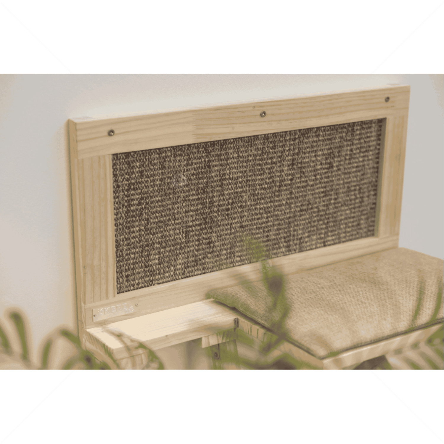 Катерушка за стена с място за почивка KERBL Cat Bed Timber brown