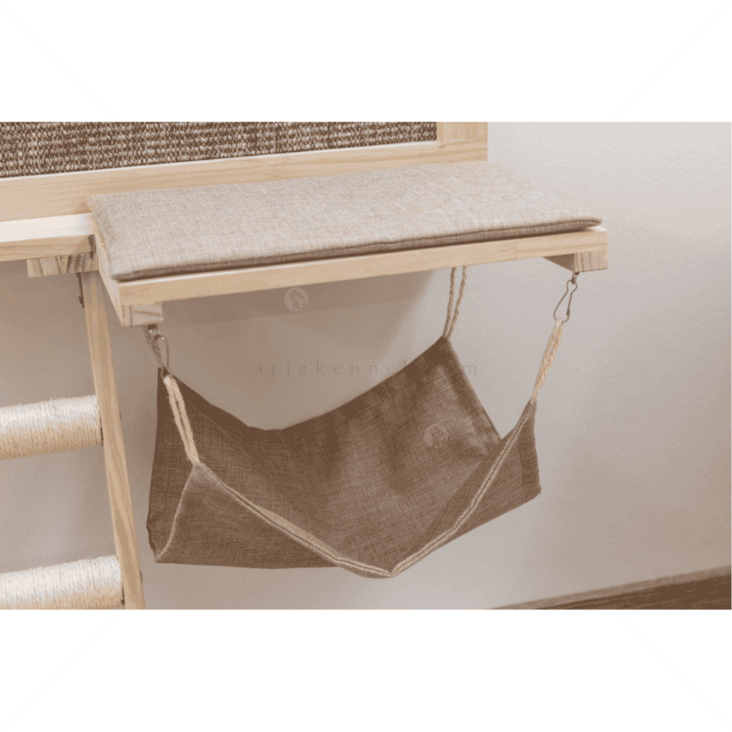 Катерушка за стена с място за почивка KERBL Cat Bed Timber brown