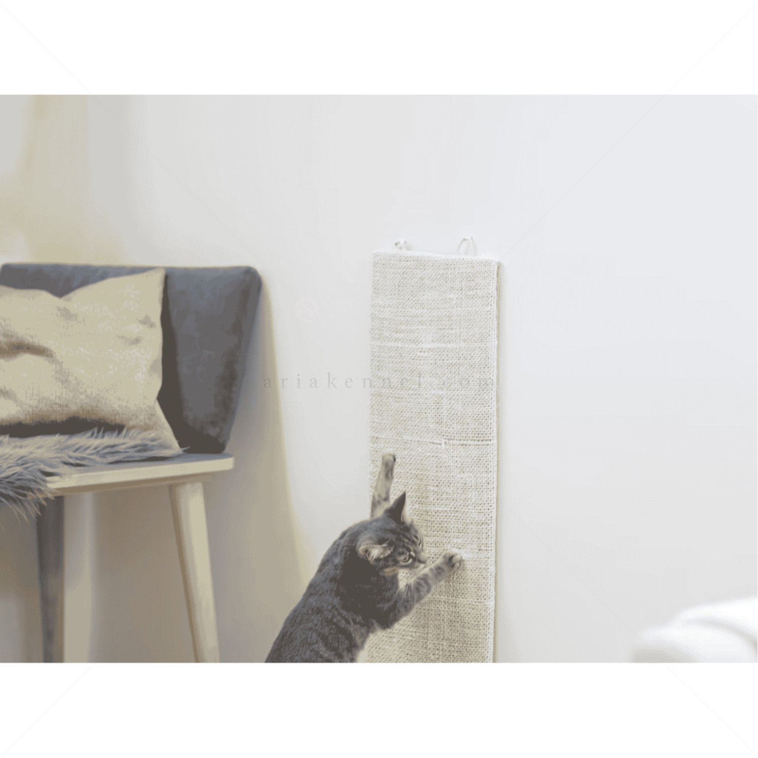 Ъглово драскало Кевин 80 см KERBL Cat Scratching Board Kevin