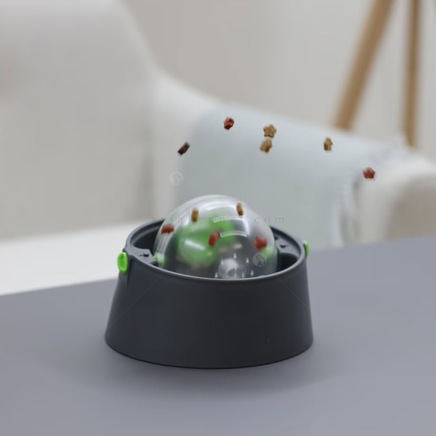 Интерактивна хранилка и играчка KERBL Multifeeder 3in1: Snack Ball, Food Bar & Lick Plate