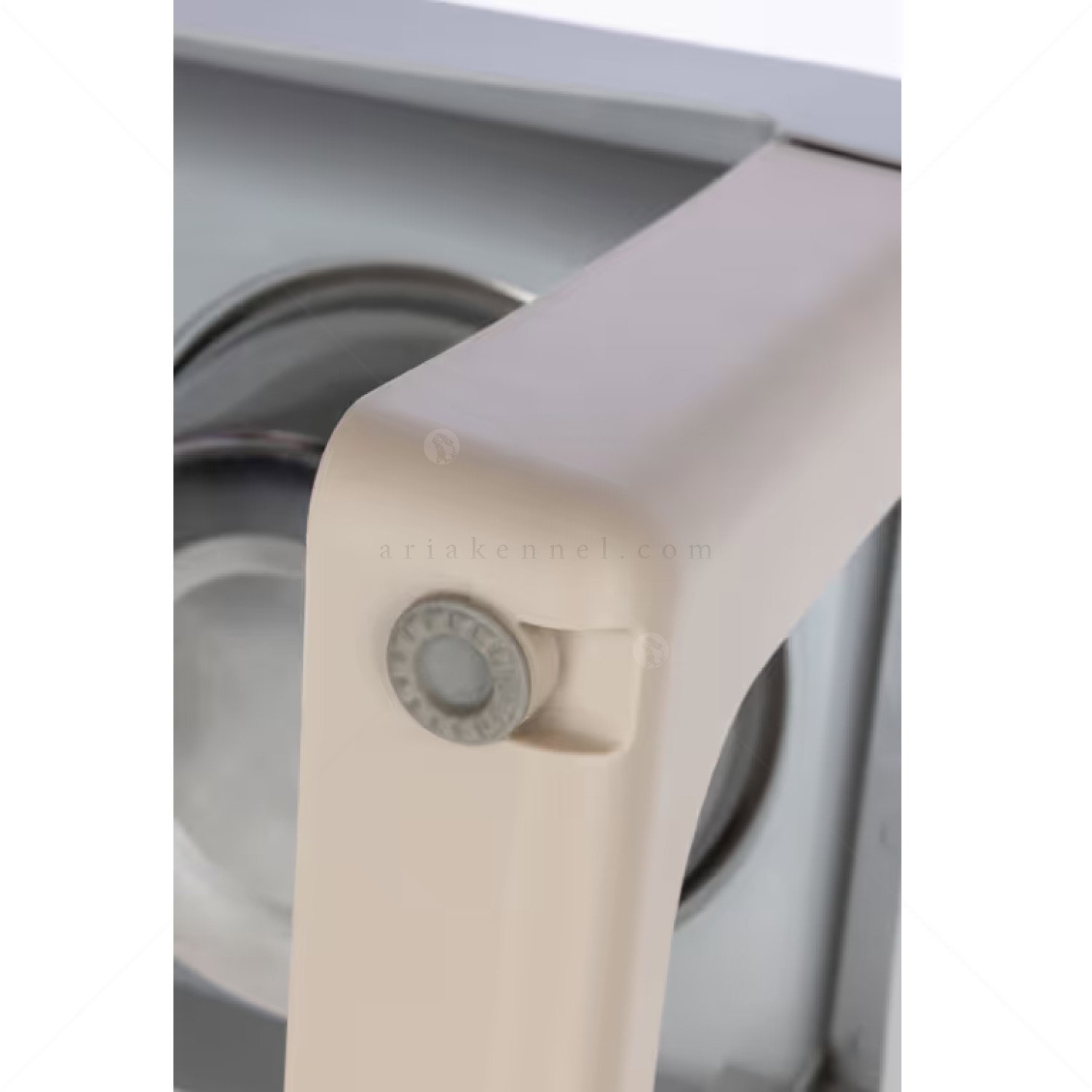 Метални купи с повдигната стойка KERBL Feeding Bar Lifter 2x1.000